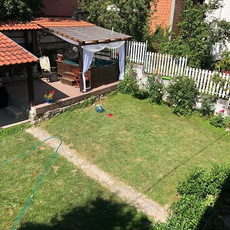 With Garden Near Bascarsija Apartamento *