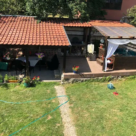 With Garden Near Bascarsija Apartamento Saraievo